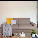 Diamond Apartment *