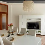 Diamond Apartment *